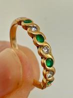 18 karaat gouden ring met smaragd en natuurlijke VS diamant!, Geel, Ophalen of Verzenden, 17 tot 18, Met edelsteen