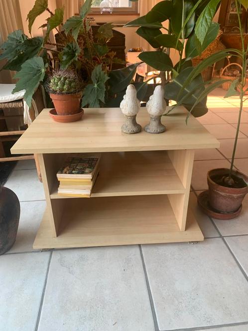 Een klein meubelstuk, Huis en Inrichting, Woonaccessoires | Schalen en Manden, Ophalen