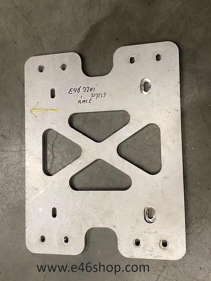 UITLAAT BEVESTIGING PLAAT BMW E46 330I, Auto-onderdelen, Uitlaatsystemen, BMW, Gebruikt, Ophalen of Verzenden