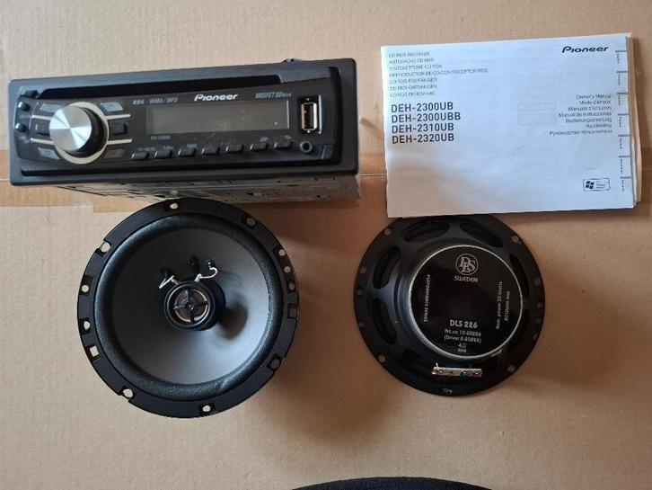Autoradio/CD Pioneer DEH-2300UB met verwijderbare front, Auto diversen, Autoradio's, Zo goed als nieuw, Ophalen