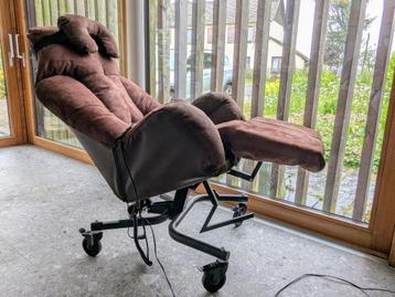 Fauteuil médicalisé sur roulettes, Divers, Enlèvement, Utilisé