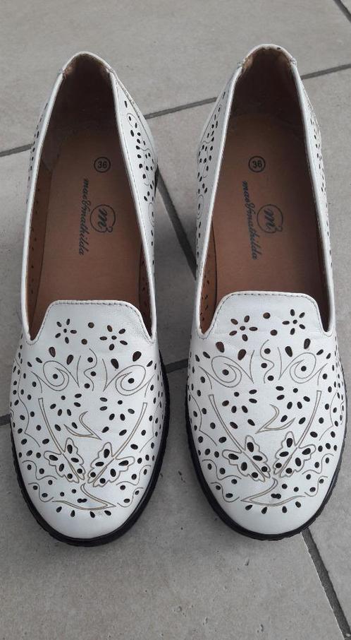 Witte schoenen van Mae & Mathilda maat 36, Kleding | Dames, Schoenen, Zo goed als nieuw, Schoenen met lage hakken, Wit, Ophalen of Verzenden