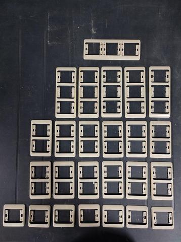 Niko PR20 coax en afdekplaatjes beschikbaar voor biedingen