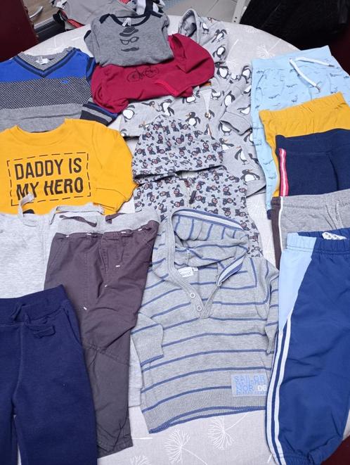 80 12 mois Lot de 16 vêtements, Enfants & Bébés, Vêtements de bébé | Taille 80, Enlèvement ou Envoi