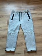 Pantalon Nike Tech Fleece Gris Coupe Droite (Open-Hem)  NEUF, Kleding | Heren, Sportkleding, Nike, Ophalen of Verzenden, Grijs
