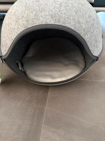 Kattenholletje beschikbaar voor biedingen
