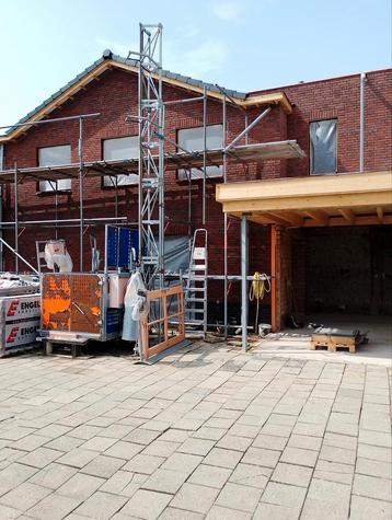 Bouwlift of goederenlift erg sterk  beschikbaar voor biedingen