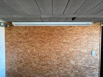 16:9 projectiescherm (92”) nieuw beschikbaar voor biedingen