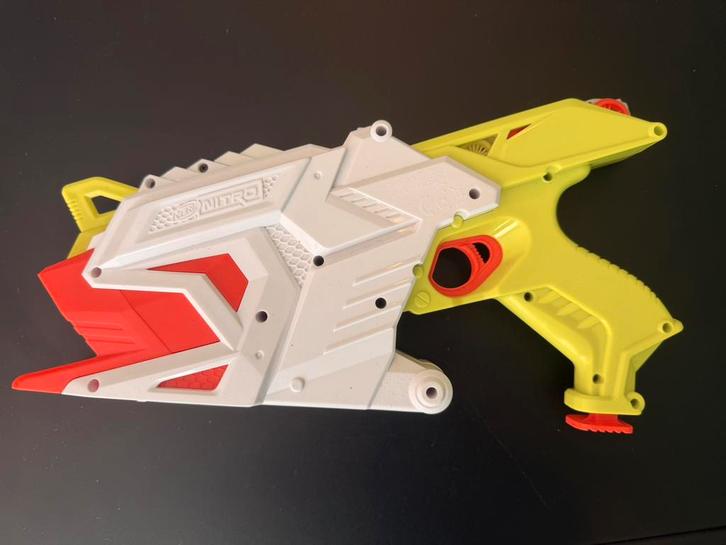 NERF Nitro Blaster – lanceert schuimauto’s!, Kinderen en Baby's, Speelgoed | Buiten | Actiespeelgoed, Gebruikt, Ophalen