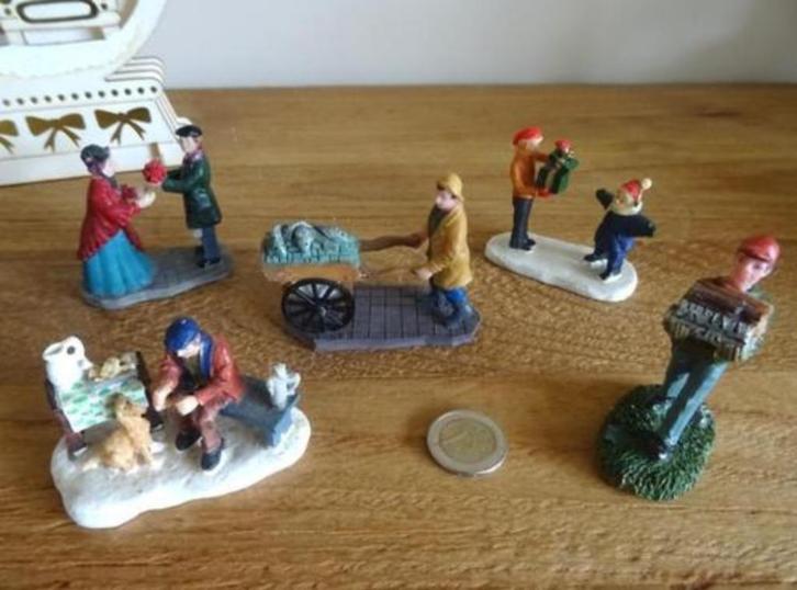 Lemax 5 beeldjes voor kerstdorp. Setprijs, Diversen, Kerst, Gebruikt, Ophalen of Verzenden
