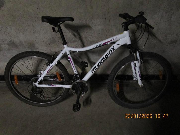 VTT MUDDYFOX 18 VITESSES COMME NEUF, Vélos & Vélomoteurs, Vélos | VTT & Mountainbikes, Comme neuf, 45 à 49 cm, VTT semi-rigide