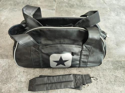 Converse Sport-/Reistas – Zo Goed Als Nieuw!, Handtassen en Accessoires, Tassen | Damestassen, Zo goed als nieuw, Handtas, Zwart