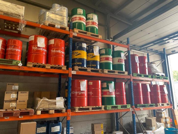 DESTOCKAGE HUILES MOTEUR HYDRAULIQUE TRANSMISSION, Articles professionnels, Agriculture | Outils, Enlèvement ou Envoi