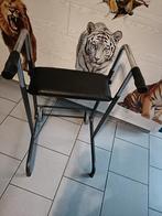 Tribune déambulateur avec 2 roues 2 pieds et assise Nikel, Ophalen