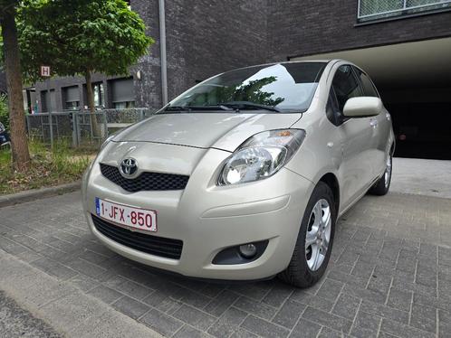Toyota Yaris 1.3 VVT-i Luna — 2011 — Benzine — 100.574 km, Auto's, Toyota, Bedrijf, Te koop, Yaris, Airbags, Airconditioning, Boordcomputer