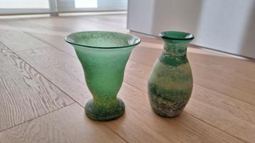 Twee vintage handgeblazen glazen vaasjes – uniek en decorati beschikbaar voor biedingen