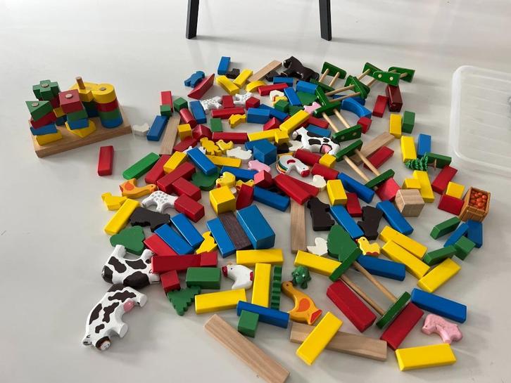 grote doos blokken (houten speelgoed), Kinderen en Baby's, Speelgoed | Bouwstenen, Zo goed als nieuw, Overige merken, Ophalen of Verzenden
