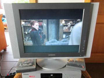 SAMSUNG tv en dvd  beschikbaar voor biedingen