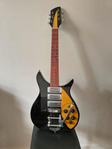 Replica Rickenbacker 325 beschikbaar voor biedingen