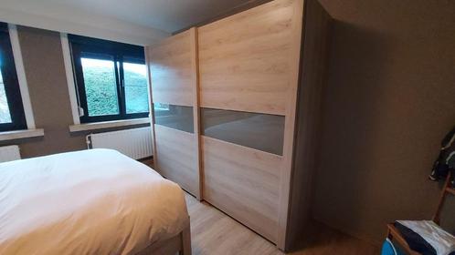 Degelijke slaapkamer met bed van 1m40 breed, Huis en Inrichting, Kasten | Kleerkasten, Zo goed als nieuw, Met deur(en), Ophalen