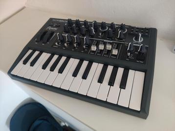 Arturia microbrute  beschikbaar voor biedingen