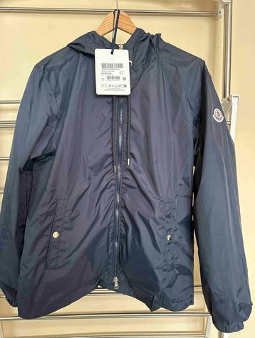 Moncler Windbreaker – Maat S – €120 beschikbaar voor biedingen