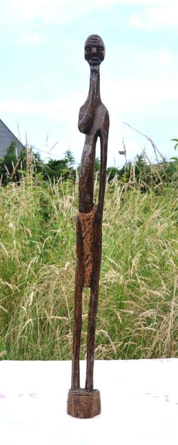 grande statue africaine en bois verni  beschikbaar voor biedingen