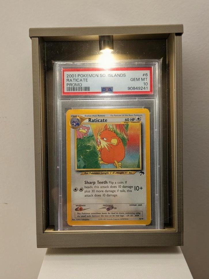 PSA graded card houder met LED verlichting, Hobby en Vrije tijd, Verzamelkaartspellen | Pokémon, Ophalen of Verzenden