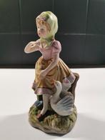 Beeld. Meisje met gans., Antiek en Kunst, Ophalen of Verzenden