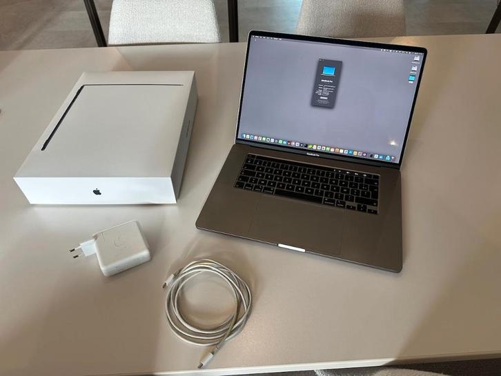 Apple Macbook Pro 16 inch i9 16GB RAM 1TB SSD - 2019, Computers en Software, Apple Macbooks, Gebruikt, MacBook, 16 inch, 2 tot 3 Ghz
