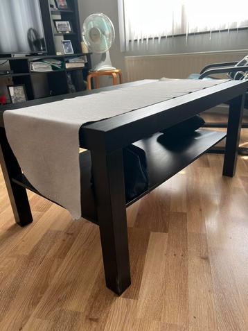 Salontafel beschikbaar voor biedingen