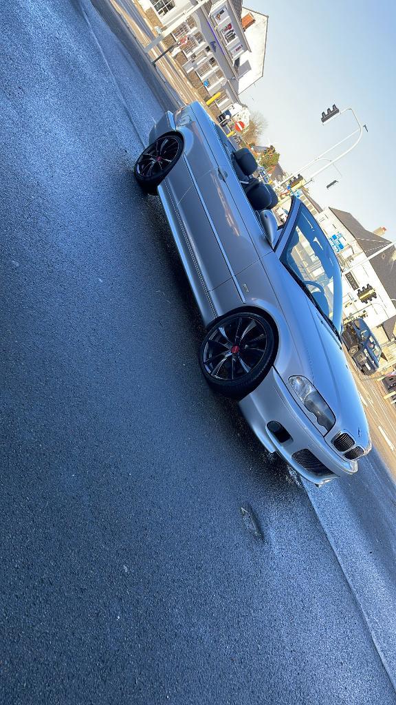 BMW 330ci cabriolet E46, Autos, BMW, Particulier, Série 3, Essence, Euro 4, Cabriolet, 3 portes, Automatique, Argent ou Gris, Noir