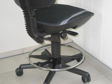 Bureau / tekentafelstoel beschikbaar voor biedingen