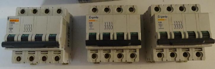 3 disjoncteurs Gardy 4 pôles 25A, Doe-het-zelf en Bouw, Elektriciteit en Kabels, Nieuw, Ophalen