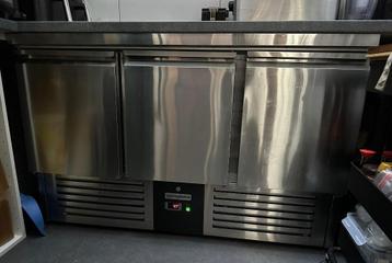 Koelwerkbank 3 deuren te koop - 2,5 jaar oud - werkt perfect beschikbaar voor biedingen