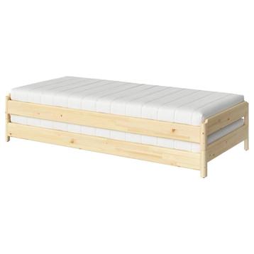 Stapelbaar logeerbedden compleet met matras en lakens beschikbaar voor biedingen