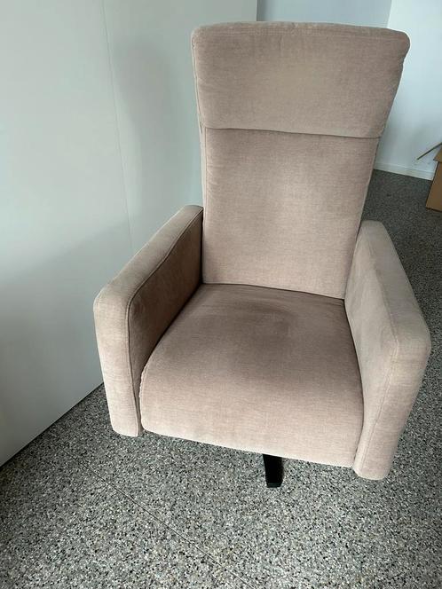 Relaxzetel (elektrisch) 1-zit Edra, Huis en Inrichting, Fauteuils, Zo goed als nieuw, 50 tot 75 cm, Ophalen