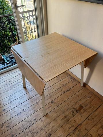 Table ikea pliante extensible en bambou + 2 chaises beschikbaar voor biedingen