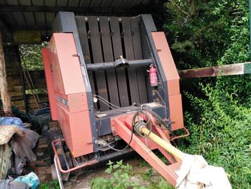 Bouleuse Massey-Ferguson 828  disponible aux enchères