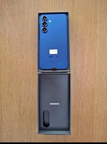 Samsung S25 blauw beschikbaar voor biedingen