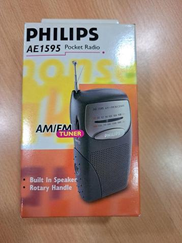 Vintage Philips Pocket Radio  beschikbaar voor biedingen