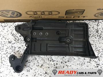 A3 8V GOLF 7 VAG Accubak ACCUCONSOLE 5Q0915321J 5q0915331k beschikbaar voor biedingen