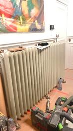 Zeer grote gietijzeren radiator, Doe-het-zelf en Bouw, Verwarming en Radiatoren, Ophalen, 30 tot 80 cm, Hoog rendement (Hr), Radiator