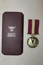 Peace medal in box, Verzamelen, Militaria | Algemeen, Ophalen of Verzenden, Landmacht, Lintje, Medaille of Wings