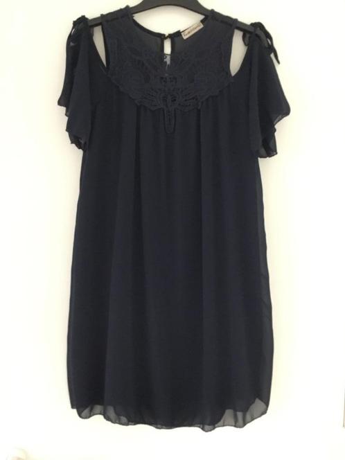 Nieuw! Vanille & Chocolat donkerblauwe jurk met kant TU, Kleding | Dames, Jurken, Nieuw, Blauw, Boven de knie, Ophalen of Verzenden