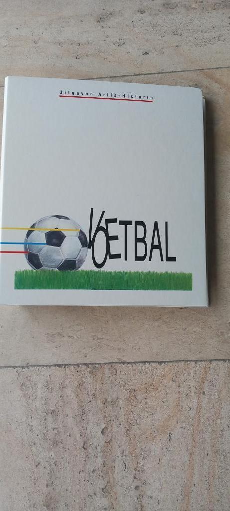 Voetbal Artis Historia, Boeken, Sportboeken, Zo goed als nieuw, Balsport, Ophalen of Verzenden