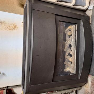 Kachel op gas beschikbaar voor biedingen