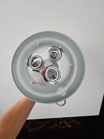 Moderne lamp (hanglamp) beschikbaar voor biedingen