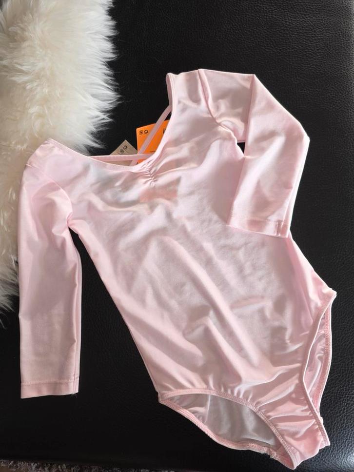 NIEUW Roze danspak / balletpak / turnpak maat 122 / 128, Kinderen en Baby's, Kinderkleding | Maat 122, Nieuw, Meisje, Sport- of Zwemkleding