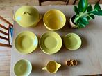 Service de vaisselle vintage jaune complet, Antiquités & Art, Enlèvement